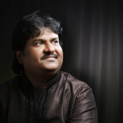 歌手 Osman Mir