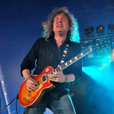 歌手 Dave Meniketti