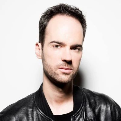 歌手 Mark Sixma