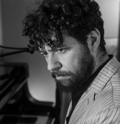 歌手 Declan O&#x27;Rourke