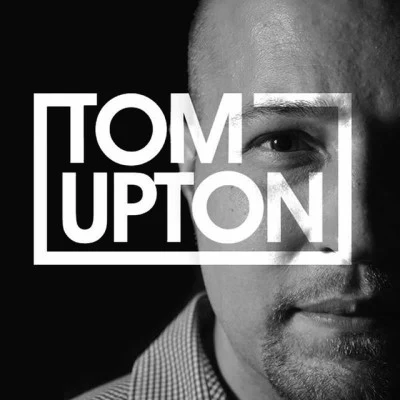 歌手 Tom Upton