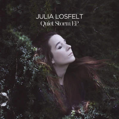 歌手 Julia Losfelt