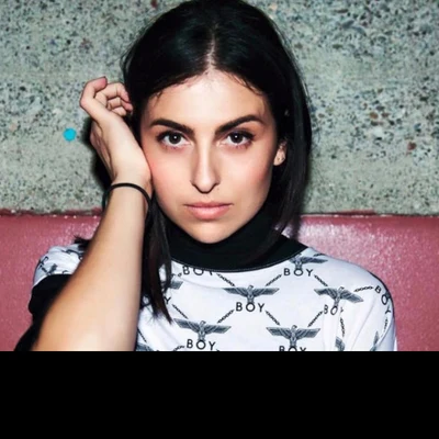 歌手 Anna Lunoe