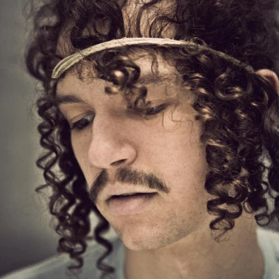 歌手 Darwin Deez