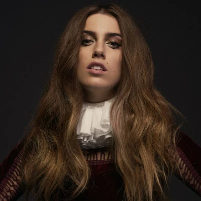 歌手 Ryn Weaver